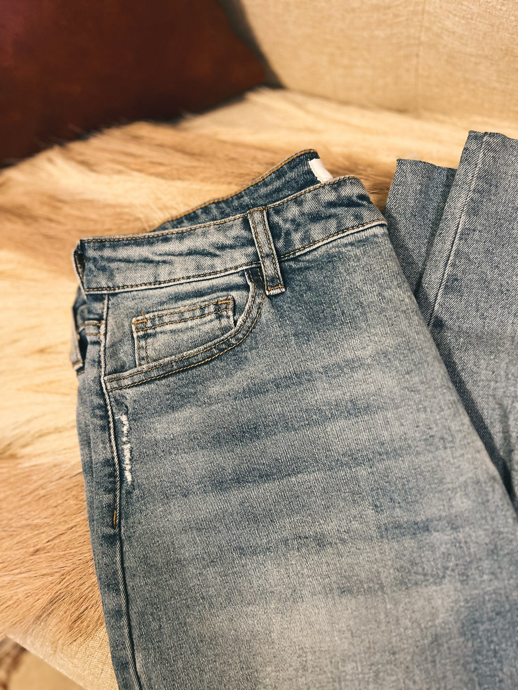 Cropped Boyfriend Jean