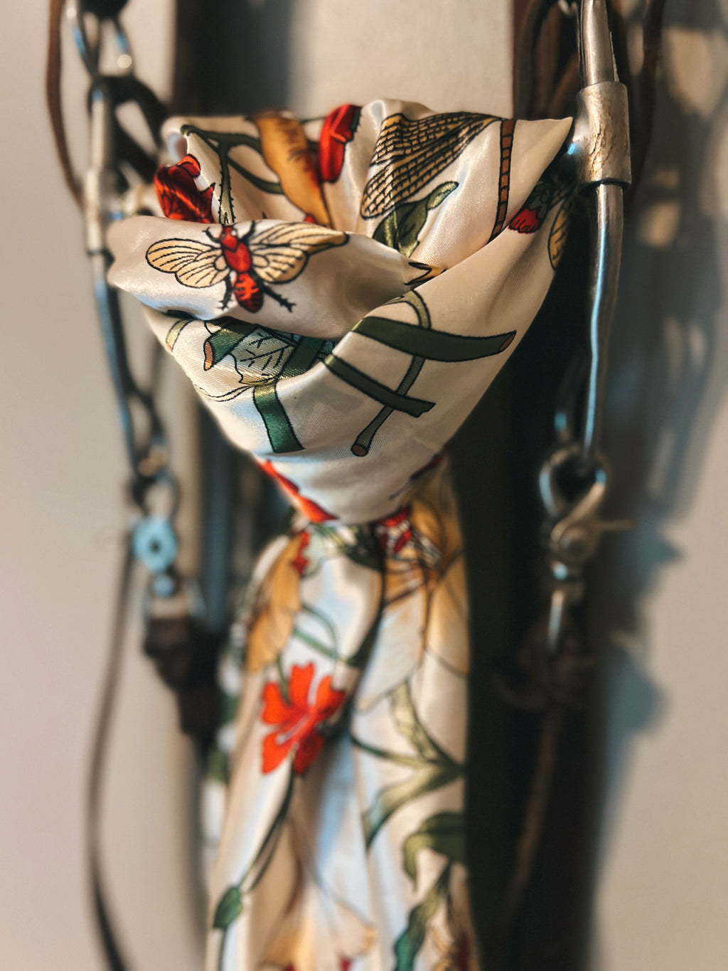 35" Wild Rag - Cream, Peach, Red Floral