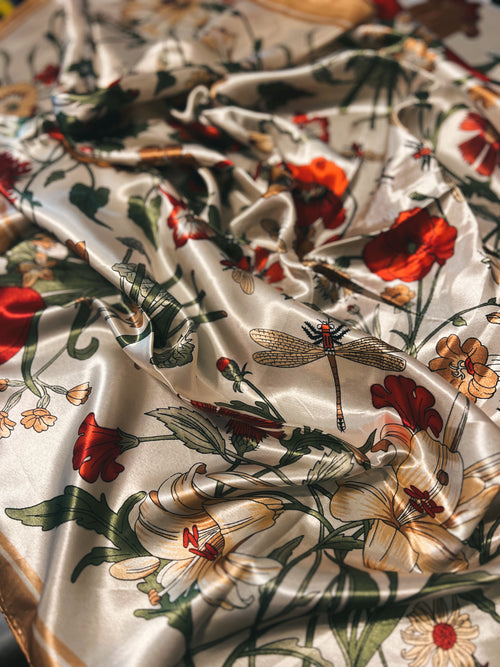 35" Wild Rag - Cream, Peach, Red Floral